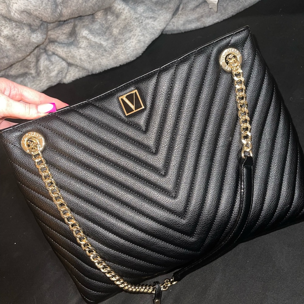 Purse— The Victoria Shoulder Tote